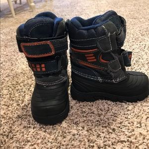 Toddler size 5 Snowboots